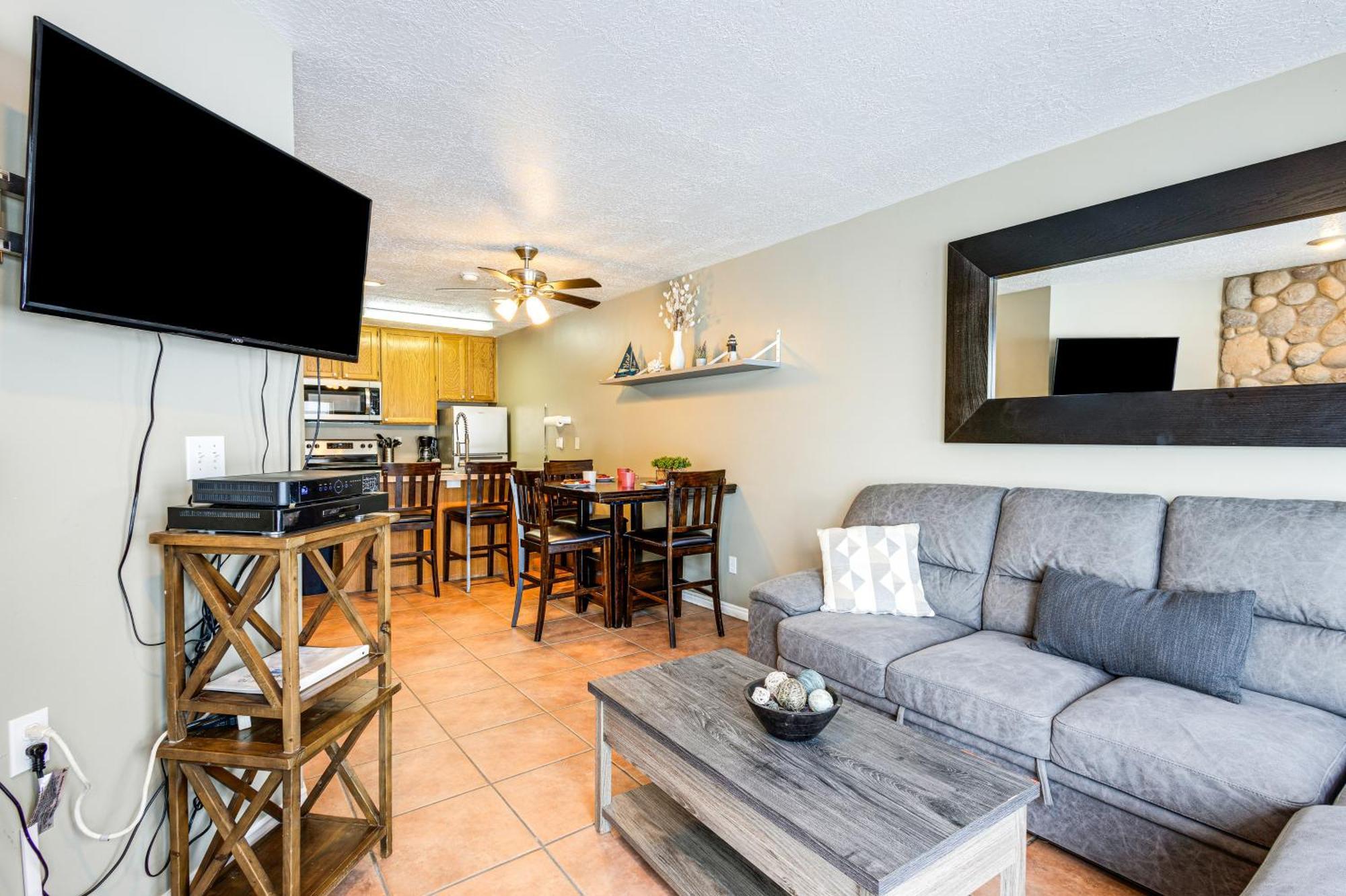 Garden City Condo With Pool Access By Bear Lake! Exterior photo